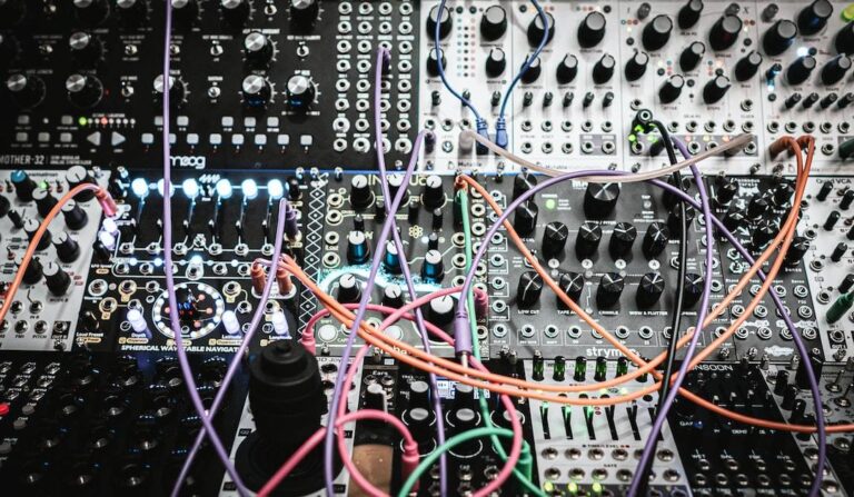 How to Mix Synthwave and Retrowave Music, Step by Step