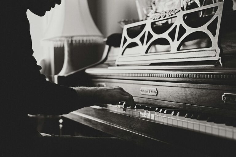 How to Mix Piano in EDM: Make Your EDM Piano Cut Through